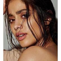 જાહન્વી કપૂરે સ્ટાઇલિશ અંદાજમાં કરાવ્યુ ફોટોશૂટ, તસવીરો જોઇને રહી જશો દંગ