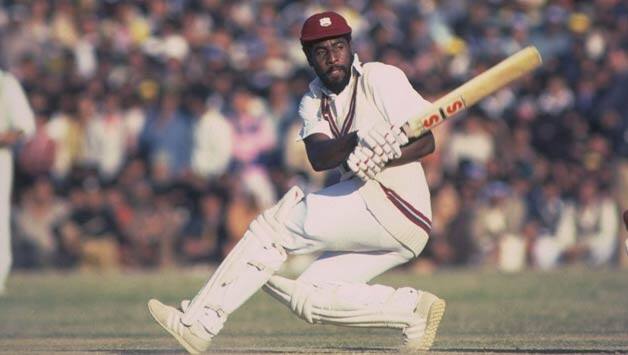 તેમને કહ્યુ કે ઇંગ્લેન્ડ ઉપરાંત ભારત, પાકિસ્તાન અને ઓસ્ટ્રેલિયા આગામી વર્લ્ડકપ 2019 જીતવાના પ્રબળ દાવેદારોમાંના એક છે. જોકે, હાલની રમત જોઇએ તો ભારત અને ઇંગ્લેન્ડ જ વર્લ્ડકપ જીતી શકે છે.