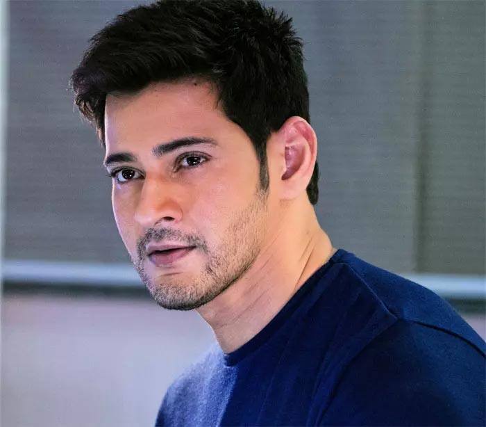  ઉલ્લેખનીય છે કે મહેશ બાબૂ ટૉલીવૂડમાં સૌથી વધુ કમાણી કરનાર એક્ટરોમાં સામેલ છે. તેની કુલ સંપત્તિ 140 કરોડ રૂપિયાથી પણ વધું છે. મહેશ બાબૂ હાલમાં તેની આગામી ફિલ્મ ‘મહર્ષિ’નું શૂટિંગ કરી રહ્યો છે. આ ફિલ્મ એપ્રિલ 2019માં રિલીઝ થશે. 