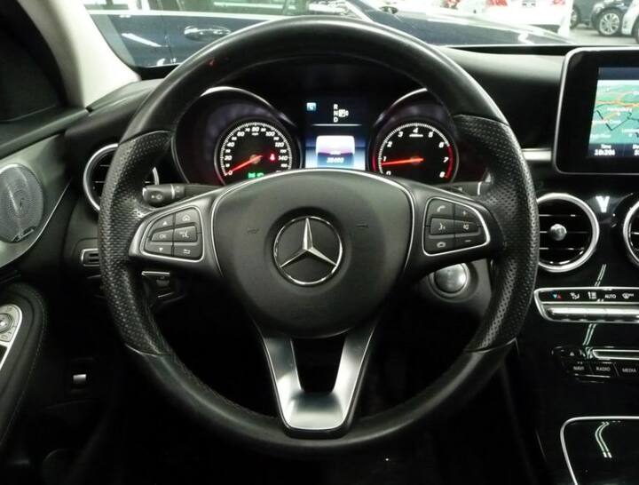 નવું પેટ્રોલ વેરિયન્ટ લોન્ચ થવાની સાથે જ 2018 Mercedes-Benz C-Class કુલ ચાર વેરિયન્ટ થઈ ગયા છે. ડીઝલ વેરિયન્ટના C220d Prime, C220d Progressive અને C300d AMG Line પહેલાથી જ માર્કેટમાં છે.
