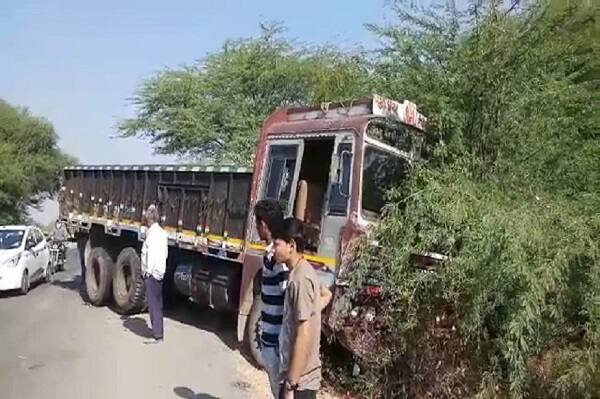 નોંધનીય છે કે, દિહોર ગામના વિદ્યાર્થીઓ સ્કૂલના પ્રિન્સીપાલ સાથે વલ્લભીપુરમાં પચ્છેગામ શિબિરમાં જવા નીકળ્યા હતા. આ માટે ખાનગી મેજિક વાહન કરાઈ હતી. વિદ્યાર્થીઓ ગાડીમાં બેસીને નીકળ્યા હતા ત્યારે અકસ્માત સર્જાયો હતો.