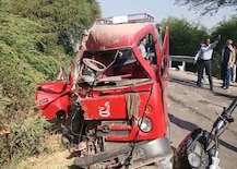 ભાવનગર: વિદ્યાર્થીઓ ભરેલા ટેમ્પાનો ટ્રક સાથે થયો અકસ્માત, બચાવવા લોકોની ભીડ જામી