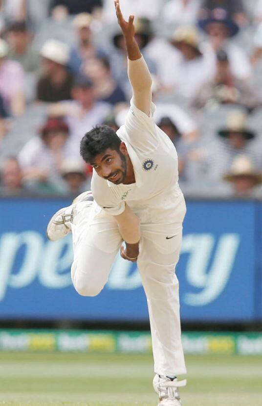 મેન ઓફ ધ મેચ બુમરાહે ટેસ્ટ ક્રિકેટમાં તેની સફળતામાં રણજી ટ્રોફીના યોગદાનનો ઉલ્લેખ કર્યો હતો. તેણે કહ્યું કે, અમે આકરી ટ્રેનિંગ લઈએ છીએ અને રણજી ટ્રોફીમાં લાંબા સ્પેલ નાંખવાની આદત છે. તેથી શરીર આ માટે તૈયાર રહે છે. મારું ધ્યાન હંમેશાથી શ્રેષ્ઠ પ્રદર્શન કરવાનું રહ્યું છે. ટેસ્ટ ક્રિકેટમાં રમવું મારું પહેલાથી સપનું રહ્યું છે. જ્યારે મેં દક્ષિણ આફ્રિકા સામે ડેબ્યૂ કર્યું ત્યારે ખુશ હતો. મેં ધીમે ધીમે રમવાનું શરૂ કર્યું. ઈંગ્લેન્ડમાં અલગ પ્રકારનો અનુભવ હતો. ઓસ્ટ્રેલિયામાં રમવાનો પણ અલગ પ્રકારનો અનુભવ છે. શરૂઆત સારી થઈ છે અને ભવિષ્યમાં પણ આવું પ્રદર્શન કરતો રહીશ તેવી આશા છે.