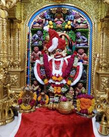 સારંગપુર: કષ્ટભંજન હનુમાનજીને સાંતાક્લોઝ જેવા કપડા પહેરાવતા વિવાદ, જાણો સમગ્ર મામલો