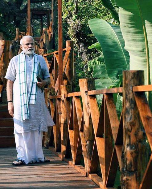 પીએમ મોદીએ તેમના આ નવા લુકની તસવીર ઓફિશિયલ ઈન્સ્ટાગ્રામ એકાઉન્ટ પર શેર કરી હતી. પીએમ મોદીની આ તસવીર થોડા જ સમયમાં સોશિયલ મીડિયામાં વાયરલ થઈ હતી.