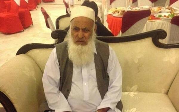 રાશિદ ખાને 30 ડિસેમ્બરે પોતાના ટ્વીટર પર લખ્યું હતું, મેં મારી જિંદગીમાં સૌથી મહત્વના વ્યક્તિને ગુમાવી દીધા છે તે છે મારા પિતા. મને આજે ખ્યાલ આવ્યો કે, તમે મને હંમેશા મજબૂત રહેવાનું કેમ કહેતા હતા. 