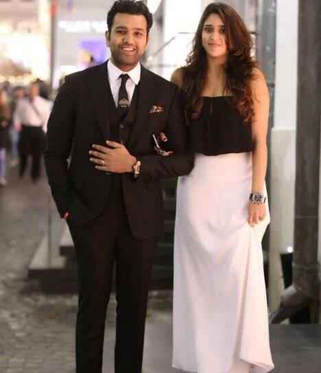 જોકે થોડા સમય અગાઉ રોહિત શર્માએ પૂર્વ ઓસ્ટ્રેલિયન ક્રિકેટર માઇકલ ક્લાર્ક સાથે એક ચેટ શોમાં ખુલાસો કર્યો હતો કે, તે જલદી પિતા બનવાનો છે. રોહિતના પિતા બનવાની ખબર મળતા જ સોશિયલ મીડિયા પર બધા તેને અભિનંદન પાઠવવા લાગ્યા છે. રોહિત શર્માએ 13 ડિસેમ્બર, 2015ના રોજ લગ્ન કર્યા હતા.