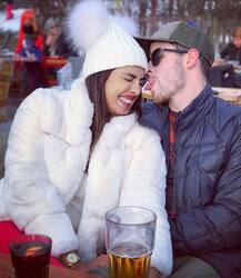 પતિ નિક જોનાસ સાથે પ્રિયંકાની હનિમૂન તસવીરો થઈ રહી છે વાયરલ, જુઓ