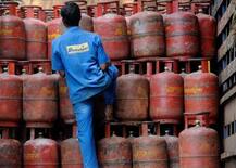 નવા વર્ષે મોદી સરકારની મોટી ભેટ, રાંધણ ગેસના બાટલામાં થયો મોટો ઘટાડો, જાણો વિગત