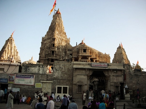 Gujarat Lockdown : Dwarkadhish temple closed for devotees during 27th May 2021 Gujarat Corona : કયું પ્રસિદ્ધ મંદિર વધુ 7 દિવસ માટે ભક્તો માટે કરાયું બંધ? જાણો વિગત