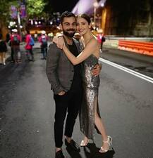 વિરાટ-અનુષ્કાએ સિડનીમાં રસ્તા પર નિકળીને આવકાર્યું નવા વર્ષને, જુઓ તસવીરો