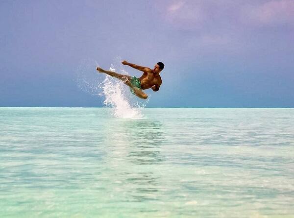 ટાઈગર શ્રોફ પણ માલદિવમાં છે તેણે તેનાં પેજ પર આ તસવીર શેર કરી છે સાથે જ તેણે ઘણાં વીડિયો પણ શેર કર્યા છે.