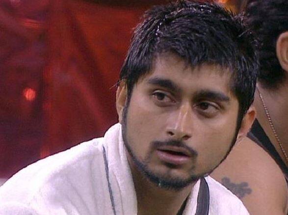 મુંબઈઃ સલમાનના ખાનના શો બિગ બોસ સીઝન 12નમાં દીપિકા કક્કડે બાજી મારી હતી. વિનરની રેસમાં શ્રીસંત, દીપિકા અને દીપક હતા. પરંતુ દીપકે પ્રાઇઝ મની લઈને શો છોડવાનો ફેંસલો લીધો હતો. શોમાંથી બહાર થયા બાદ દીપકે તેના ફેંસલાનું કારણ જણાવ્યું હતું.