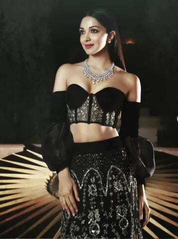 મુંબઇમાં જન્મેલી અને ઉછરેલી કિયારાએ વર્ષ 2014માં આવેલી ફિલ્મ ‘ફગલી’થી બૉલીવુડમાં પોતાનું ડેબ્યૂ કર્યુ હતું. 