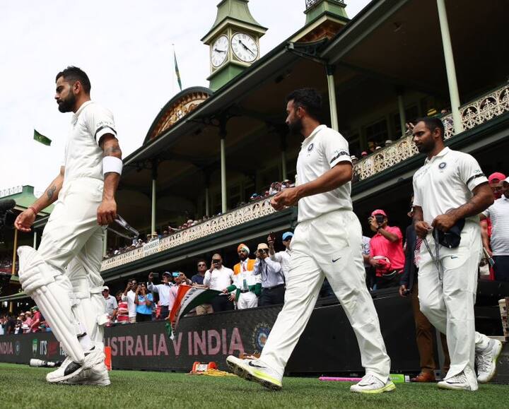 સિડનીમાં ઓસ્ટ્રેલિયા સામે રમાઇ રહેલી ચોથી મેચના પ્રથમ દિવસે ટીમ ઈન્ડિયાએ રમાકાંત આચરેકરચને શ્રદ્ધાંજલિ આપી હતી. આ માટે ભારતીય ટીમ હાથ પર કાળી પટ્ટી બાંધીને મેદાનમાં ઉતરી હતી. આ અંગે બીસીસીઆઈએ ટ્વિટ કરીને પુષ્ટિ કરી હતી. બોર્ડે ટ્વિટ કર્યું કે, રમાકાંત આચરેકરના નિધન પર તેમના પ્રત્યે સન્માન વ્યક્ત કરવા ભારતીય ટીમના ખેલાડી આજે મેદાન પર કાળી પટ્ટી બાંધીને ઉતર્યા છે.