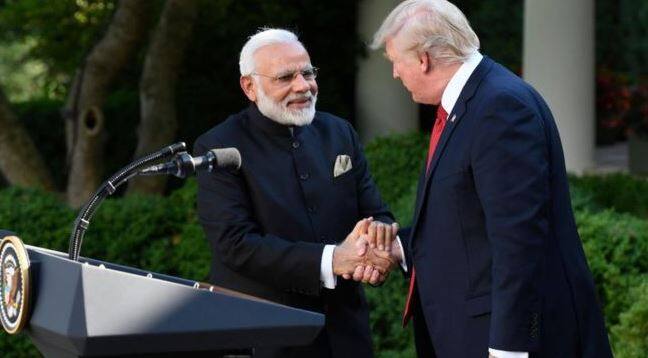 અફઘાનિસ્તાન નીતિ પર વાત કરતાં ટ્રમ્પે કહ્યું કે, તેમણે(મોદી) મને જણાવ્યું. તેઓ ખૂબ સ્માર્ટ છે, હવે અમે શું કહી શકીએ. ઓહ... લાઇબ્રેરી માટે આભાર. અફઘાનિસ્તાનમાં લાઇબ્રેરીનો ઉપયોગ કોણ કરી રહ્યું છે તેની ખબર નથી. અફઘાનિસ્તાનમાં ભારત, પાકિસ્તાન, રશિયા જેવા દેશોની હાજરી છે. અમે તેનાથી ઘણા દૂર હોવા છતાં મદદ કરીએ છીએ.