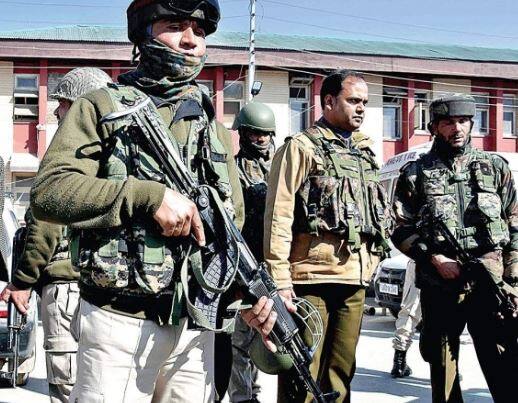 અધિકારીએ જણાવ્યું કે અભિયાનમાં ત્રણ આતંકવાદીયોને ઠાર કરવામાં આવ્યા છે જ્યારે એક જવાન ઘાયલ થયો છે. પોલીસના પ્રવક્તાએ જણાવ્યું કે માર્યા ગયેલા આતંકવાદીઓની ઓળખ જુબેર અહમદ ભટ ઉર્ફ અબુ હુરૈરા, શકૂલ અહમદ પર્રે ઉર્ફ ઢફર અને તવસીફ અહમદ ઠોકેર ઉર્ફ અબુ તલ્હા તરીકે થઈ છે. 