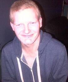 કપલે રેલ્વે સ્ટેશન પર પ્રવાસીઓની હાજરીમાં જ માણ્યું સેક્સ, મહિલા કૉન્સ્ટેબલે રોકવા પ્રયત્નો કર્યો તો..........