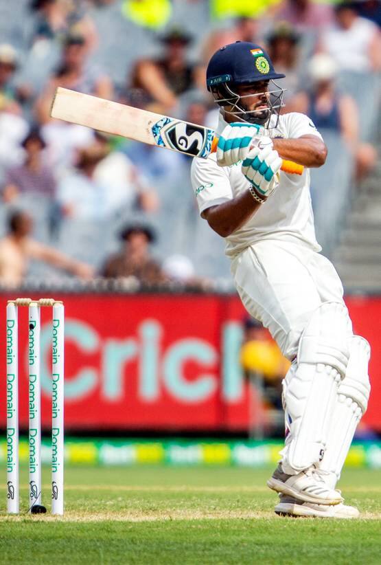 પંતે 117 બૉલમાં પોતાની કેરિયરની ટેસ્ટમાં પહેલી સદી જ ન હતી બનાવી પણ ઇંગ્લેન્ડની ધરતી પર વિકેટકીપર તરીકે ઇતિહાસ રચી દીધો હતો ભારત 1932થી ઇંગ્લેન્ડમાં ટેસ્ટ ક્રિકેટ રમી રહ્યું છે. આ 86 વર્ષમાં ત્યાંની ધરતી પર સદી ફટકારનારો તે પહેલો વિકેટકીપર બન્યો હતો.