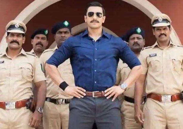 સિમ્બાની સાથે સારા અલી ખાનનું નામ પણ રેકોર્ડ બુકમાં નોંધાયું છે. તેમણે પોતાના કરિયરની બીજી ફિલ્મની સાથે 100ના ક્લબમાં સામેલ હોવાનો રેકોર્ડ બનાવી લીધો છે. સારાની ડેબ્યૂ ફિલ્મ પણ ડિસેમ્બર 2018માં પણ રિલીઝ થઇ હતી. જો કે, ફિલ્મે 100 કરોડનો બિઝનેસ કર્યો નહોતો.