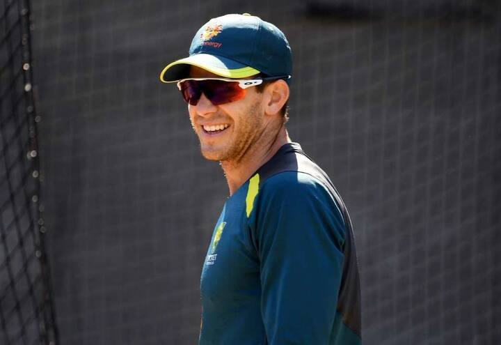 પેને પ્રેસ કોન્ફરન્સમાં પોતાની સ્પીચ રોકીને પત્રકારનો ફોન રિસીવ કર્યો હતો અને આવી રીતે આવ્યો જવાબ, (હેલ્લો ટીમ પેન બોલી રહ્યો છું...), (કોણ બોલો છો? તમારે કોની સાથે વાત કરવી છે?), (ફોન માર્ટિન (પત્રકાર) માટે હતો). 