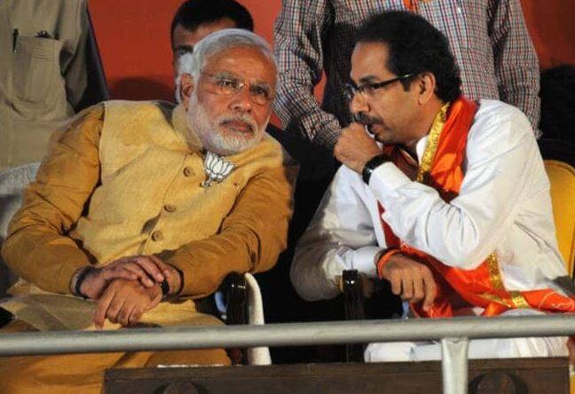 મુંબઈઃ લોકસભા ચૂંટણી પહેલા મહારાષ્ટ્રમાં NDA ગઠબંધનનો મોટો ફટકો લાગ્યો છે. રાજ્યમાં બીજેપીની સહયોગી પાર્ટી શિવસેનાએ ફરી એક વખત લોકસભા ચૂંટણી એકલા હાથે લડવાની જાહેરાત કરી છે. મહારાષ્ટ્રમાં ભાજપને સીટને કોઈ નુકસાન ન થાય તે માટે શિવસેનાની નારાજગી કઈ રીતે દૂર કરી શકાય તેની સતત કોશિશ કરતું હતું.