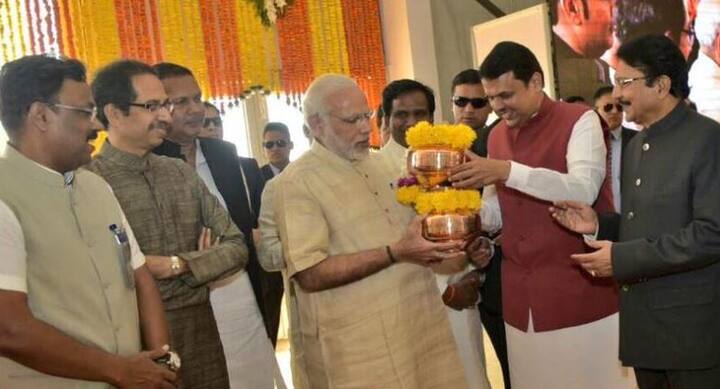 આજે શિવસેના નેતાઓની મળેલી બેઠકમાં એકલા ચૂંટણી લડવાની વાત કરવામાં આવી હતી. બીજેપી કહી રહ્યું છે કે તેઓ એકલા ચૂંટણી લડવા માટે તૈયાર છે. લોકસભા ચૂંટણી પત્યા બાદ ઓક્ટોબર 2019માં રાજ્યમાં વિધાનસભા ચૂંટણી યોજાવાની છે. તાજેતરમાં જ થયેલી ત્રણ રાજ્યોની ચૂંટણીમાં હાર બાદ ભાજપ મહારાષ્ટ્રમાં શિવસેના સાથે ગઠબંધન રહે તેમ ઈચ્છે છે. 