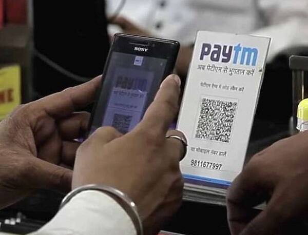 કોઈ ઓર્ડરને કેન્સલ કરવા પર યૂઝરને ઈન્સ્ટન્ટ રિફન્ડ મળશે. આ ઉપરાંત યૂઝર્સને ફ્રી મૂવી ટીકિટ્સ, કેશબેક અને ઘણી અન્ય એક્સક્યૂઝિવ ઓફર્સ પણ મળશે. આ સર્વિસને એક્ટિવેટ કરવા માટે તમારે Paytm એપમાં લોગ-ઈન કરવાનું રહેશે. ત્યારબાદ યૂઝરને પેટીએમ પોસ્ટપેઈડ બેનર પર ક્લિક કરવાનું રહેશે અને ‘Activate My Paytm Postpaid’ બટન પર ટેપ કરી આ સર્વિસને એક્ટિવેટ કરાવી શકાય છે.