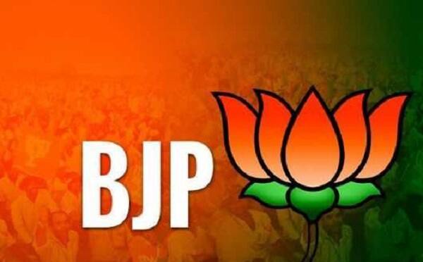 ભાજપનું સંકલ્પપત્ર તૈયાર કરવાની મહત્વની કમિટીમાં મૂકવા માટે પણ રાજ્યના એક પણ નેતાની પસંદગી થઈ નથી. આવી જ રીતે પ્રચાર-પ્રસાર સમિતિ, સાહિત્ય નિર્માણ સમિતિ, મીડિયા સમિતિ, પ્રવાસ સમિતિ, પ્રબુદ્ધ સંમેલનની તૈયારી માટેની સમિતિ, ચૂંટણી આયોગ સાથે સંપર્ક બાબતની સમિતિ, ટ્રાન્સપોર્ટેશન સમિતિમાં ગુજરાતને કોઈ પ્રતિનિધિત્વ અપાયું નથી. જેની હાલ ભાજપના કાર્યકરોમાં ચર્ચા ચાલી રહી છે.