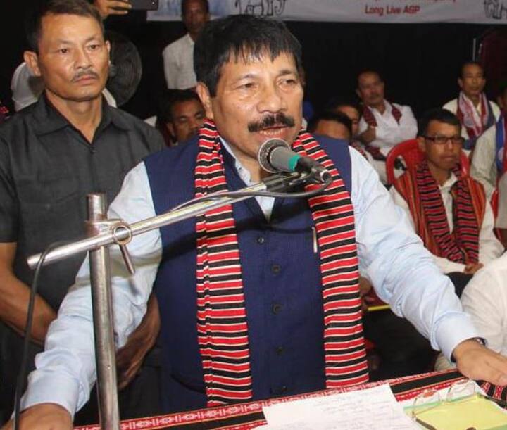 આસામનાં પૂર્વ મુખ્યમંત્રી પ્રફુલ્લા મહંતાએ કહ્યું કે, તેમની પાર્ટી ભાજપ સાથે કેટલા મહત્વનાં મુદ્દાઓ પર મતભેદનાં કારણે છેડો ફાડે છે. અમે ભાજપ સાથે આસામ અકોર્ડ મામલે સમજણ સાથે ગઠબંધન કર્યુ હતુ. પણ નરેન્દ્ર મોદી સરકારે સંસદમાં સિટીઝનશીપ બીલ 2016 રજૂ કરીને અમારી સાથે થયેલી સમજૂતીનો ભંગ કર્યો છે.