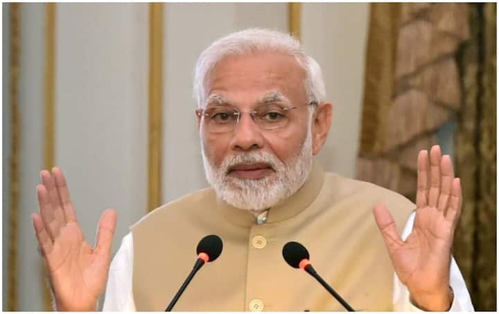 કોને મળશે અનામતનો લાભઃ જેની વાર્ષિક આવક 8 લાખથી ઓછી હશે - જેની પાસે પાંચ એકરથી ઓછી જમીન ધરાવનારા સવર્ણોને મળશે લાભ - 1,000 સ્કેવર ફૂટથી નાનું મકાન ધરાવનારા - સવર્ણોને મળશે લાભ - 109 યાર્ડ કરતા નાના પ્લોટ ધારકોને મળશે લાભ.
