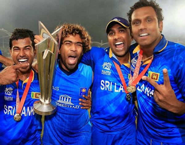 શ્રીલંકાના પાંચ કેપ્ટન : રંજન મદુગલે, અર્જુન રણતુંગા, અરવિંદ ડી સિલ્વા, માર્વન અટાપટ્ટુ, માહેલા જયવર્દને.