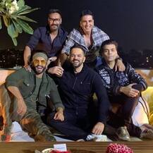 \'સિમ્બા\'ની સક્સેસ પાર્ટીની તસવીરો વાયરલ, અક્ષય-અજયથી લઇ કાજોલ દેખાઇ ફૂલ મસ્તીમાં, જુઓ તસવીરો