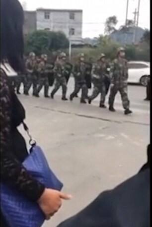 એસપીસીના નિવેદન અનુસાર, ગુઆંગ્જી જુઆંગ વિસ્તારમાં ચોથી જાન્યુઆરી 2017ના દિવસે રસોઇમાં વપરાતા એક ચાકૂથી પાર્કમાં બાળકો પર હુમલો કરી દીધો હતો, જેમાં ચાર બાળકો ગંભીર રીતે ઘાયલ થયા હતા, જ્યારે અન્ય બાળકોને સામાન્ય ઇજાઓ પહોંચી હતી.