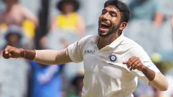 ટીમ ઈન્ડિયા માટે બુમરાહે અત્યાર સુધી 44 વનડે મેચોમાં 21.01ની સરેરાશથી 78 વિકેટ તો 40 ટી20માં 20.47ની સરેરાશથી 48 વિકેટ ઝડપી છે. તે ટીમ ઈન્ડિયાનો સૌથી મહત્વપૂર્ણ બોલર છે.