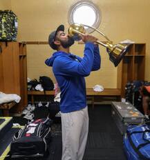 INDvAUS: ઐતિહાસિક જીત બાદ અનુષ્કા-વિરાટે આ રીતે કર્યું સેલિબ્રેશન, જુઓ તસવીરો