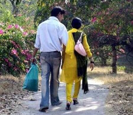 ત્યારબાદ આ સ્વરૂપવાન મહિલાનો નવો પ્રેમી મનીષ પ્રવીણભાઈ પરમારે મહિલાના જીવનમાં પ્રેમના અંકુર જગાવ્યા હતા અને બન્ને એકબીજાના પ્રેમમાં બંધાયા હતા. પરંતુ જૂનો પ્રેમી પ્રેમિકાને ભૂલી શક્યો ન હતો જેના કારણે તે પ્રેમિકાના ઘરે જઈને હેરાન કરતો હતો.