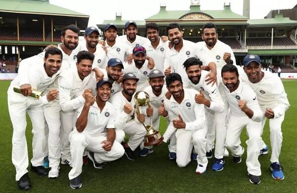 આ સિવાય દરેક કોચને 25-25 લાખ રૂપિયા અને ટીમના સ્પોર્ટિંગ સ્ટાફ (નોન-કોચિંગ)ને તેના વેતન અને ફીના બરાબર બોનસ આપવામાં આવશે. 