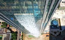 ચીનમાં બિલ્ડીંગ પર બનાવી દીધો 350 ફૂટ ઊંચો વોટરફોલ? જુઓ આ રહી અદભુત તસવીરો