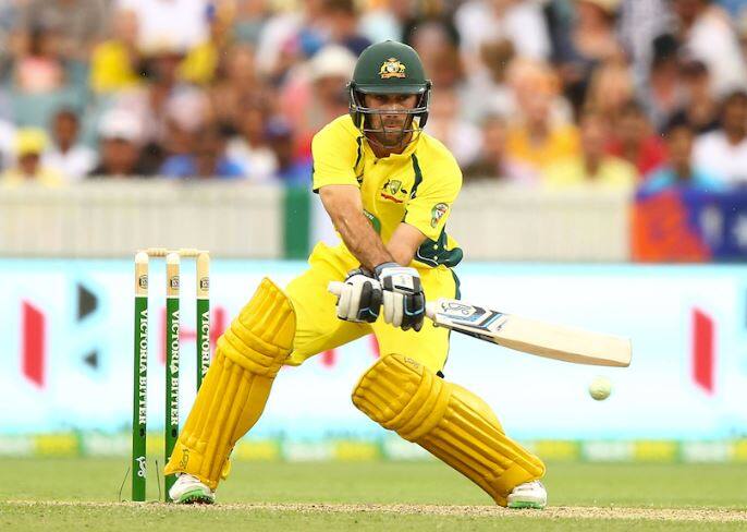 ક્રિકેટના ટૂંકા ફોર્મેટમાં મેક્સવેલ પણ ધોની અને એબી ડિવિલિયર્સની જેમ અનોખા પ્રકારના સોટ મારવા માટે જાણીતો છે. 30 વર્ષીય મેક્સવેલે અત્યાર સુધીમાં ઓસ્ટ્રેલિયા તરફથી 7 ટેસ્ટ, 87 વન ડે અને 57 ટી20 મેટ રમી છે. ટેસ્ટમાં તેણે 26.07ની સરેરાશથી 339 રન, વનડેમાં 32.02ની સરેરાશથી 2242 રન અને ટી20માં 156.57ના સ્ટ્રાઇક રેટથી 1345 રન નોંધાવ્યા છે. મેક્સવેલે ટેસ્ટમાં 8, વન ડેમાં 45 અને ટી20માં 26 વિકેટ ઝડપી છે.