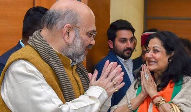 બંગાળથી નેતાઓનું ભાજપમાં સામેલ થવાનું સતત ચાલુ છે. થોડા દિવસો પહેલા બંગાળની ફિલ્મ અભિનેત્રી મૌસમી ચટર્જી પણ ભાજપમાં સામેલ થયા હતા. 