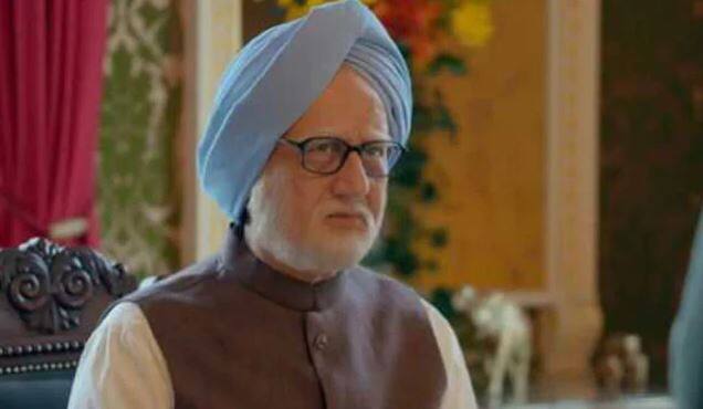 મુંબઈઃ અનુપમ ખેર અભિનિત ફિલ્મ ધ એક્સિડેન્ટલ પ્રાઇમ મિનિસ્ટર સતત ચર્ચામાં છે. ફિલ્મમાં અક્ષય ખન્ના તે પુસ્તકના લેખક (સંજય બારુ)ની ભૂમિકામાં છે. ફિલ્મની સ્ટોરી મનમોહન સિંહના વડાપ્રધાન કાર્યકાળ સમયની છે. અક્ષય ખન્નાએ એક ઈન્ટરવ્યૂમાં કહ્યું કે, તે આજે પણ મનમોહન સિંહને પસંદ કરે છે. તેમને કોઇપણ પદ માટે કોઈના પ્રમાણપત્રની જરૂર નથી.