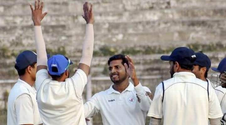 બિહારે બુધવારે અહીં રણજી ટ્રોફીના પ્લે ગ્રુપના એક રોમાંચક મેચના ત્રીજા દિવસે મણિપુરને ત્રણ વિકેટથી હાર આપી હતી. મેચના ત્રિજા દિવસે બિહારે મણિપુરને 138 રનનો ટાર્ગેટ આપ્યો હતો જેને મેજબાને ટીમે 25.1 ઓવરમાં સાત વિકેટ ગુમાવીને મેળવ્યો હતો.