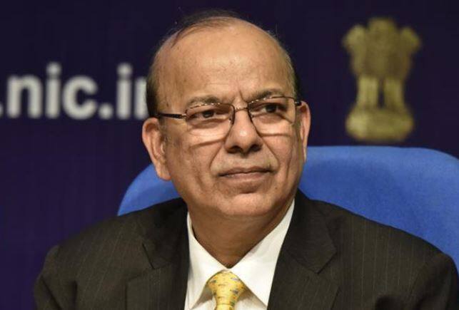 અજય નારાયણ ઝાઃ મણિપુર-ત્રિપુરા કેડરના 59 વર્ષના નારાયણ ઝા 1982 બેચના આઇએએસ અધિકારી છે. હાલ તેઓ નાણા સચિવ છે અને 31 જાન્યુઆરીએ તેઓ નિવૃત્ત થઈ રહ્યા છે.