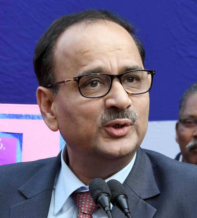 સીબીઆઈ દ્વારા તપાસમાં વર્માનું નામ ગુરૂગ્રામ જમીનના એક મામલે સામે આવ્યું હતું. CVC એ આરોપ લગાવ્યો છે કે વર્મા આ કેસમાં સામેલ છે અને આશરે 36 કરોડ રૂપિયાની લેવડ-દેવડ થઈ છે. આયોગે આ મામલે તપાસના આદેશ આપ્યા હતા. સીવીસીએ આરોપ લગાવ્યો હતો કે વર્માએ IRCTC કેસમાં એક અધિકારીને બચાવવાની કોશિશ કરી હતી, જેમાં પૂર્વ કેંદ્રીય મંત્રી લાલૂ પ્રસાદ યાદવ સામેલ હતા. આયોગે એ પણ આરોપ લગાવ્યો હતો કે વર્મા ભ્રષ્ટ અધિકારીઓને સીબીઆઈમાં લાવવાની કોશિશ કરી રહ્યા હતા. 