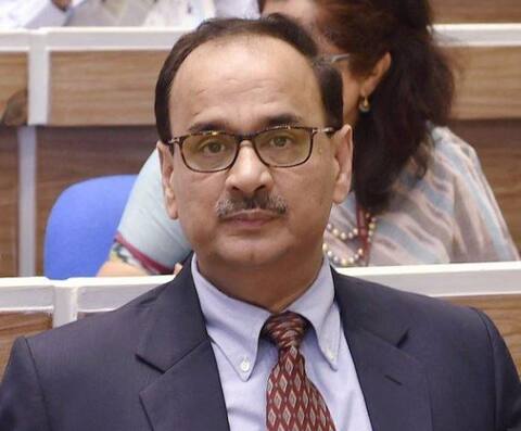 સિલેક્શન કમિટીએ CBI ચીફ આલોક વર્માને પદ પરથી કેમ હટાવ્યા? જાણો સિલેક્શન કમિટીએ CBI ચીફ આલોક વર્માને પદ પરથી કેમ હટાવ્યા? જાણો