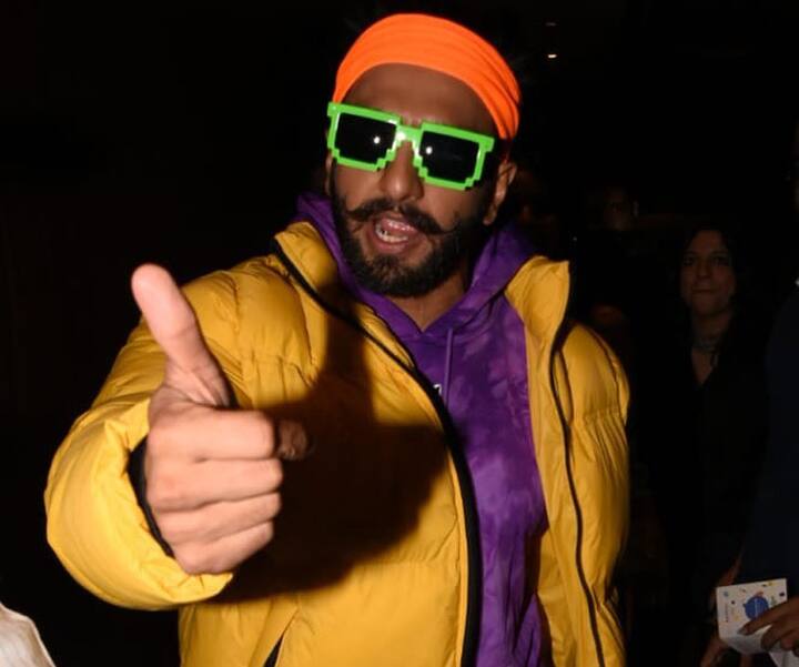 ઇવેન્ટમાં રણવીરનાં લૂકની ચર્ચા થઇ હતી. ઈવેન્ટની વધુ તસવીરો જુઓ આગળની સ્લાઈડ્સમાં....