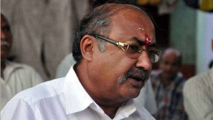 છબિલ પટેલ ભારતમાં જ હોવા છતાં પોલીસ તેમના સુધી કેમ પહોંચી શકતી નથી એ સવાલ છે. છબિલ પટેલના પુત્રે જૂઠાણું ચલાવ્યું છતાં પોલીસ તેને કેમ પકડતી નથી એ સવાલ પણ ઉઠ્યો છે. એવા અહેવાલ પણ હતા કે, છબિલ પટેલ હત્યાના બે દિવસ પહેલાં જ ગાંધીનગરમાં સ્વર્ણિમ સંકુલમાં કેટલાક નેતાઓને મળ્યા હતા. 