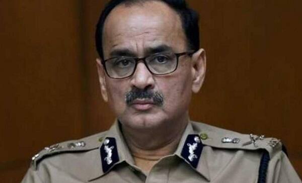 પોતાના રાજીનામામાં આલોક વર્માએ જણાવ્યું હતું કે, આ સમય સામૂહિક આત્મમંથનનો છે. આલોક વર્માએ બીજી તરફ તેમની વિરૂદ્ધ પસંદગી સમિતિએ જે પગલાં લીધા તેને લઈને પણ સવાલો ઉઠાવ્યા છે. આ મામલે તેમણે શ્રમ અને તાલીમ સચીવને પત્ર લખ્યો છે અને ફરિયાદમાં દલીલ કરી છે કે પસંદગી સમિતિએ મારી સામે જે પગલાં લીધા તેમાં મારો પક્ષ રાખવાની મને કોઈ જ તક આપવામાં નથી. 