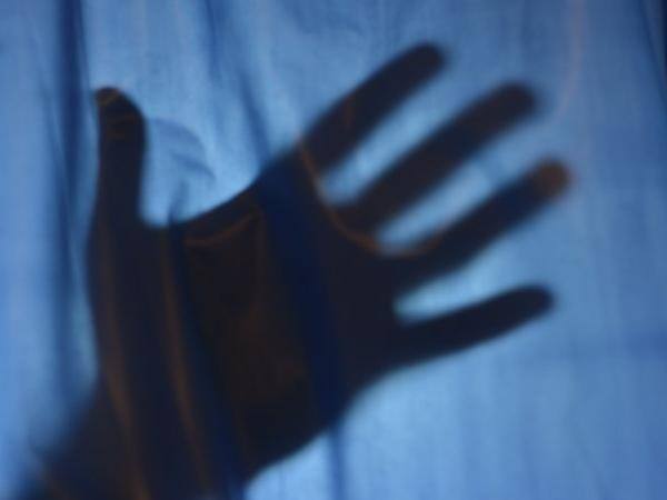 મિનીમાર્ટના કામદાર ઉધ્યય કુમારે પહેલા તો સગીરા સાથે મિત્રતા બાંધીને તેને ફસાવી હતી અને ત્યાર બાદ બે વાર તેણી સાથે શારીરિક સંબંધ બાંધ્યા બાંધીને તેની સાથે દુષ્કર્મ આચર્યું હતું. ઉધ્યય કુમારે સગીરાને પોતાની પત્ની ગણાવવાનું પણ ચાલુ કરી દીધું હતું.